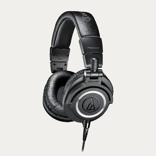 Audio-Technica ATH-M50x slutna studiohörlurar med vikbara kåpor