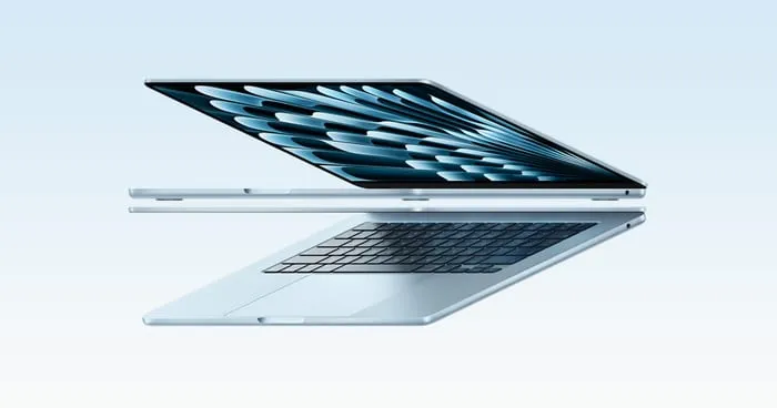 Apple MacBook Air med M5-chip i himmelsblått och silver