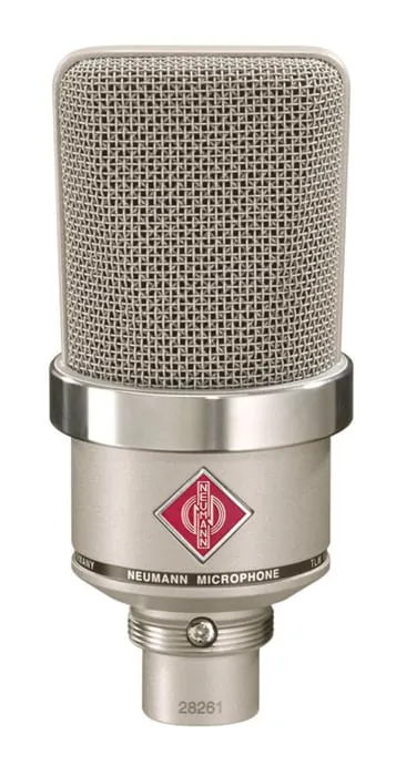 Neumann TLM 102 kompakt studiomikrofon i svart med Neumann-logotyp